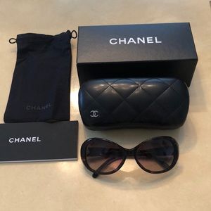 Gorgeous Authentic Chanel Sun Glasses
